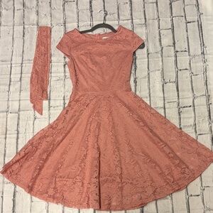 Elegant Lace Midi Dress in Dusty Pink